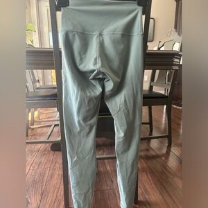 Lululemon size 4 leggings